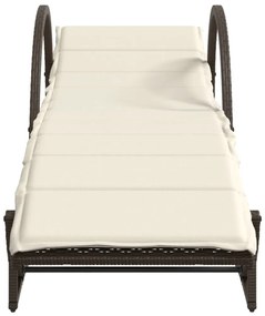 2 db barna polyrattan napozóágy asztallal