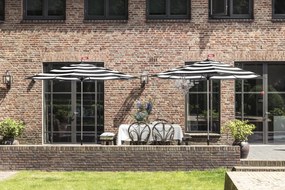 Fatboy "Stripesol" napernyő, napernyő alappal, 7 változat - Fatboy® Szín: sötétkék