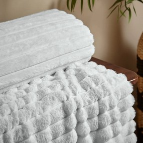 Fehér mikroplüss takaró 130x170 cm Cosy Ribbed – Catherine Lansfield
