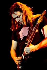 Fotográfia David Gilmour, February 1977: concert of rock band Pink Floyd