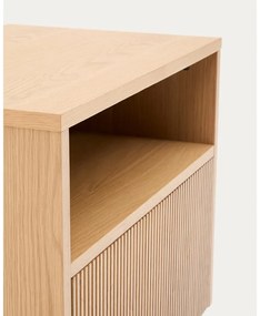 Natúr színű éjjeliszekrény tölgyfa dekorral Helvine – Kave Home