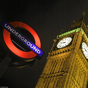 Poszter 20x20cm Big Ben kilátás és metró tábla éjszaka, Assaf Frank