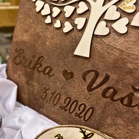 Fából készült esküvői vendégkönyv fával és szívekkel - személyre szabott esküvői dekoráció