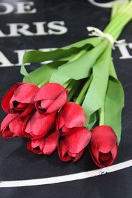 Piros mű tulipán csokor 40cm