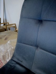 AKCIÓ Sötétszürke bársonyszék KARA fekete lábakkal II. osztály