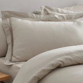 Világosbarna kétszemélyes ágyneműhuzat 200x200 cm Classic Lattice Lace – Catherine Lansfield