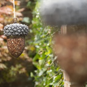 Felakasztható makk alakú madáretető, ráccsal