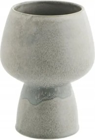 Lucy kő kaspó, Madam Stoltz