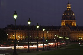 Poszter 30x20cm Esti kilátás a híres Les Invalides-re arany kupolával, Ass
