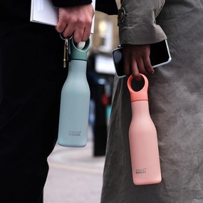 Sötétkék rozsdamentes acél utazó ivópalack 500 ml Loop – Joseph Joseph