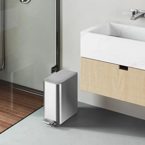 Matt ezüstszínű acél pedálos szemetes 5 l – simplehuman