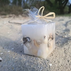 Dekorációs gyertya kagylókkal – tengeri hangulat az otthonodban fehér