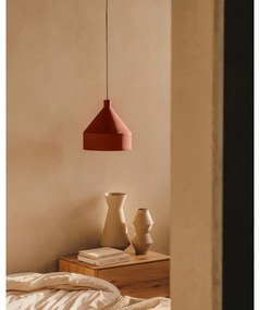 Terrakotta színű függőlámpa fém búrával ø 30 cm Peralta – Kave Home