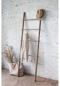 Barna fa törölközőtartó létra Roots – Mette Ditmer Denmark