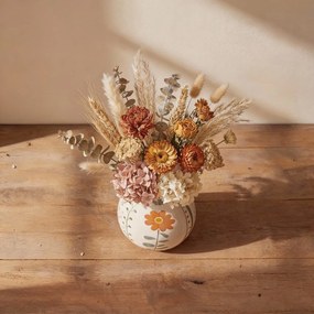 Krémszínű agyagkerámia kézzel festett váza (magasság 17 cm) Taza – Bloomingville