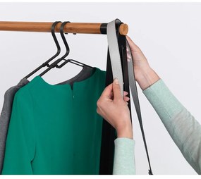 Fekete acél ruhatartó állvány Linn – Brabantia