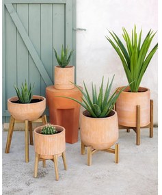 Dalva terrakotta virágcserép fa állványon, ⌀ 30 cm - Kave Home