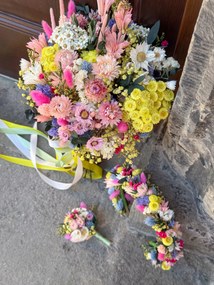 Esküvői szett, menyasszonyi csokor, fejpánt, kitűző, esküvői díszek