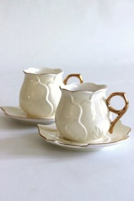 Fehér porcelán csészék csészealjakkal Virág 2db