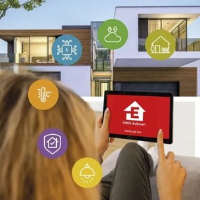 LED Intelligens kültéri kamera lámpával GoSmart LED/12W/230V IP65 Wi-Fi Tuya fehér