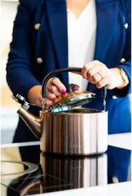 Rézszínű rozsdamentes acél vízforraló kanna 1,5 l Diamante – Vialli Design