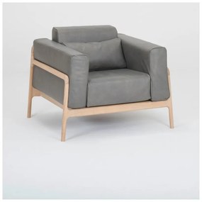 Fawn fotel tömör tölgyfa konstrukcióból sötétszürke bivalybőr ülőpárnával - Gazzda