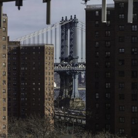 Poszter 60x60cm Manhattan híd New York épületeken át, Assaf F