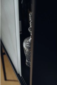 Fekete tálalószekrény tolóajtóval 70x109x40 cm Lekko – noo.ma