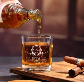 Whisky-s pohár fa dobozban, 1993-as évjáratúaknak
