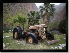 Poszterek keretben 40x30 Régi traktor a mezőn