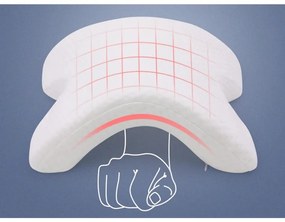 Ergonómikus párna ív alakban formázva