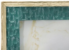 A keret mérete 20,3x2x25,3 (belső mérete 15x20) cm