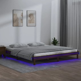 mézbarna tömör fa ágykeret LED-világítással 140 x 200 cm
