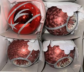 KĂ©zzel dĂszĂtett ĂŒveg karĂĄcsonyfadĂsz szett 4 db-os prĂ©mium