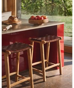 Natúr színű bőrutánzat bárszék (ülésmagasság 67 cm) Calixta – Kave Home