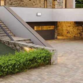 LED Reflektor napelemes panellel FOCUS 100W/15000 mAh 3,2V 6000K IP65 + távirányító