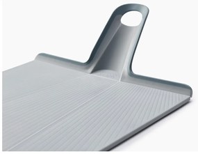 Vágódeszka 26x45 cm Chop2Pot – Joseph Joseph