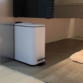 Matt fehér acél pedálos szemetes 5 l Erik – Spirella