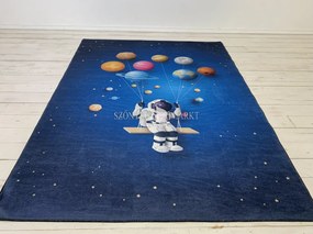 Űrhajós mintás gyerekszőnyeg 130x180 cm