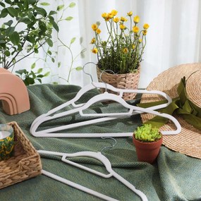 50 darabos fehér velúr Vállfa szett