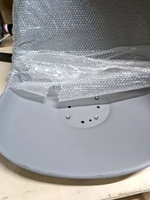 AKCIÓ Világosszürke BALI MARK szék fekete lábakkal II. osztályú