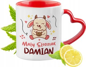 Piros bögre szív alakú füllel Damiannak Ajándék