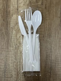 Csomagolt 3+1 db-os szett fehér evőeszköz szett