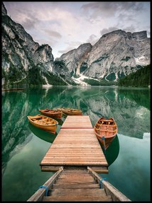 Poszter 30x40 csónakok tó táj hegyek tükröződés