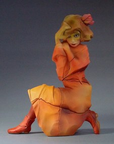 Parastone Figura Térdelő lány narancssárga ruhában Egon Schiele