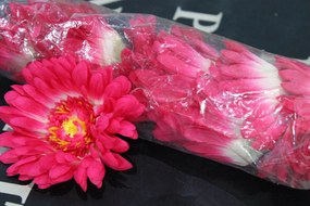 Ciklámen mű gerbera virágok 12db 10cm