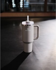 Világosszürke rozsdamentes acél termosz szívószállal 890 ml Quencher H2.O FlowState™ Tumbler Ash – Stanley