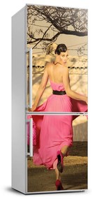 Hűtőre ragasztható matrica Nő, rózsaszín FridgeStick-70x190-f-70391019