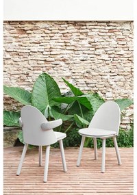 Uma szürke karfás szék - Teulat