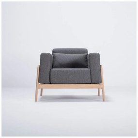 Fawn tölgyfa fotel sötétszürke szövet ülőrésszel - Gazzda